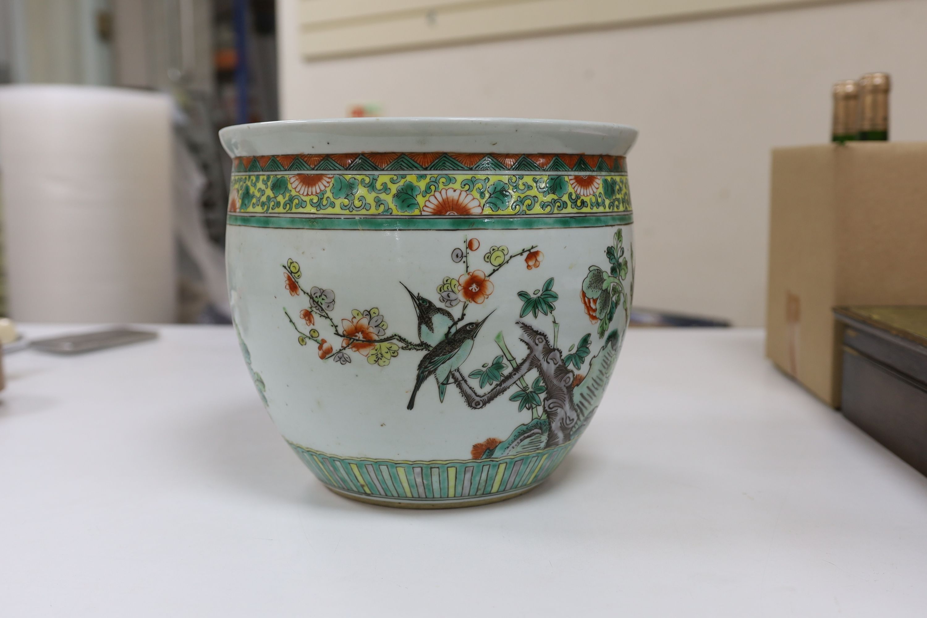 A late 19th century Chinese famille verte jardiniere, 25cm